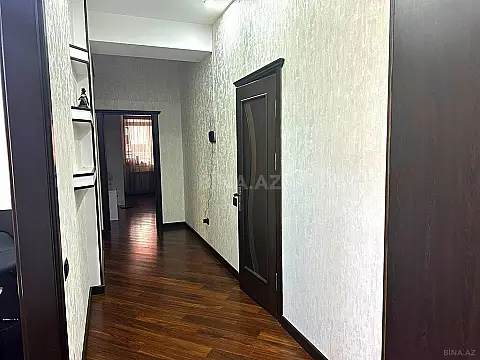 Satılır 4 otaqlı mənzil 134 m²