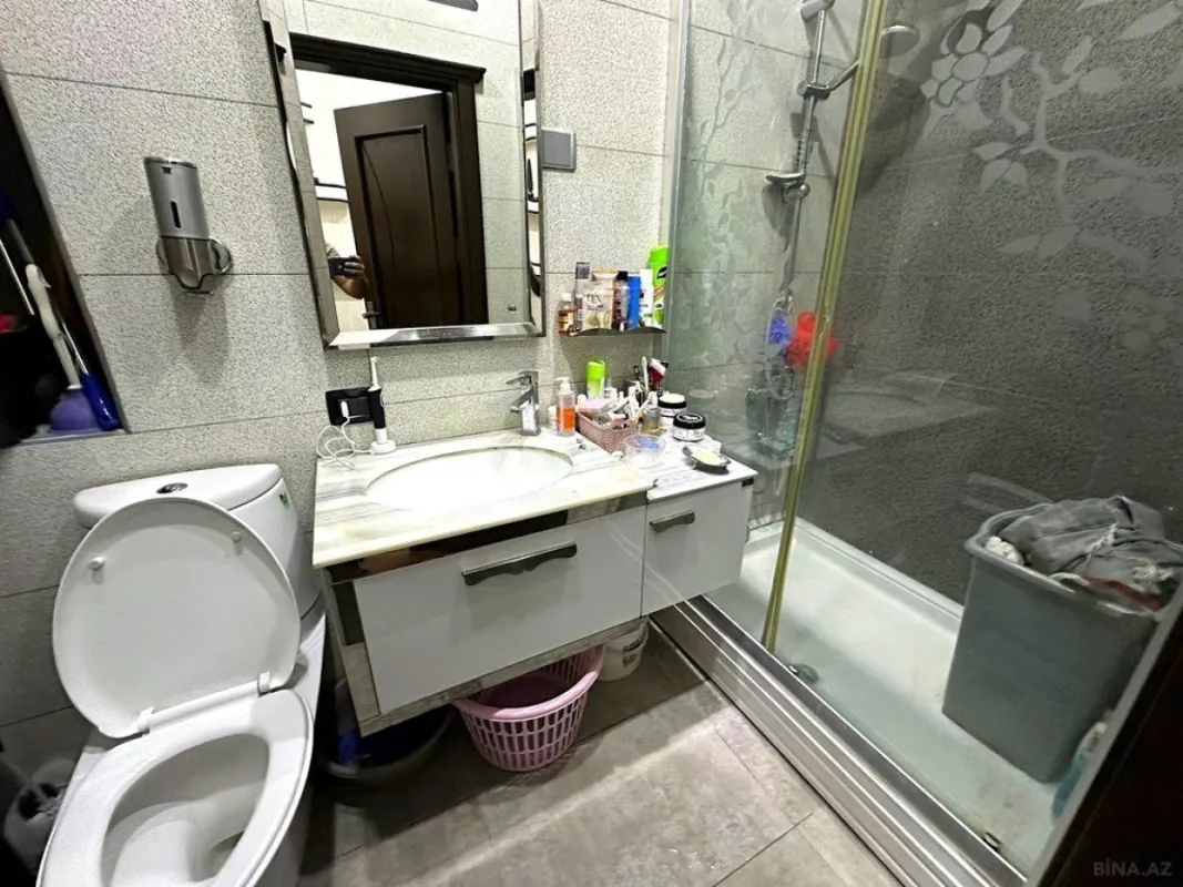 Satılır 4 otaqlı mənzil 134 m²