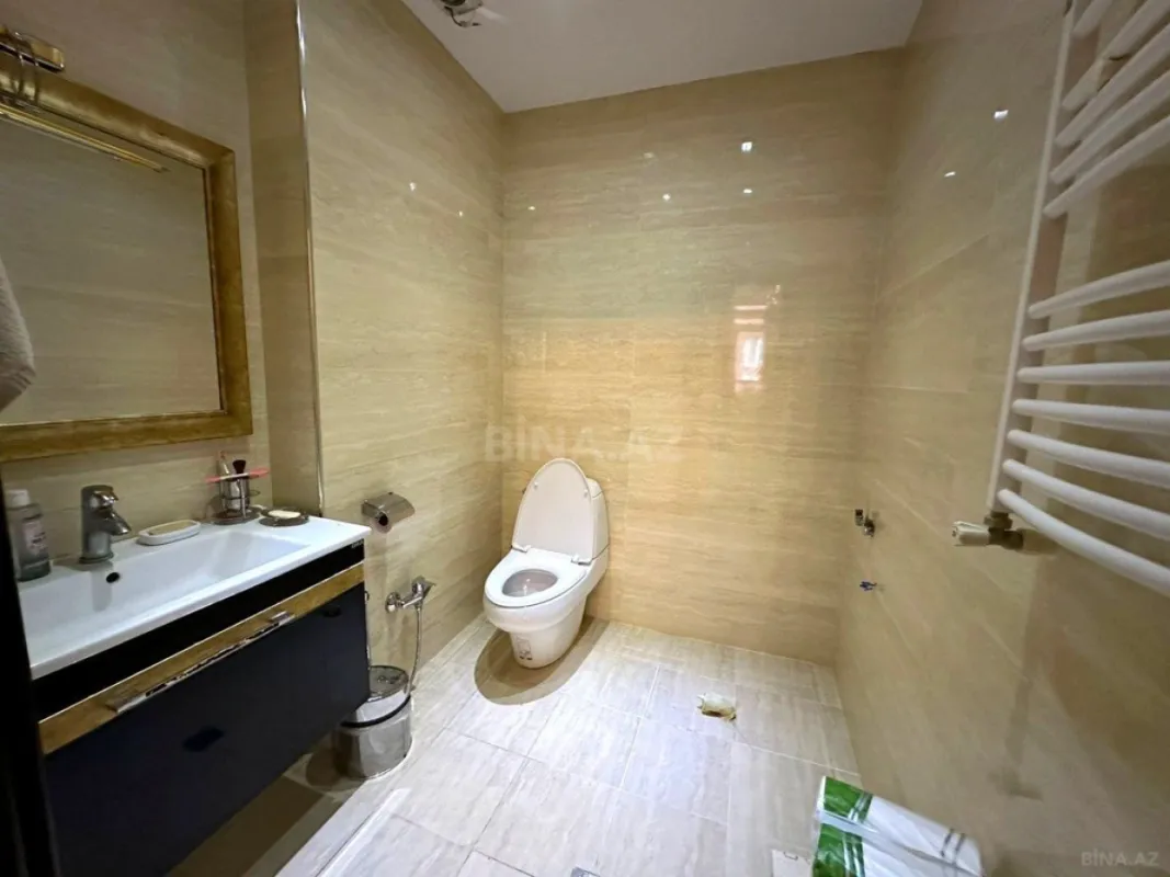 Satılır 4 otaqlı mənzil 134 m²