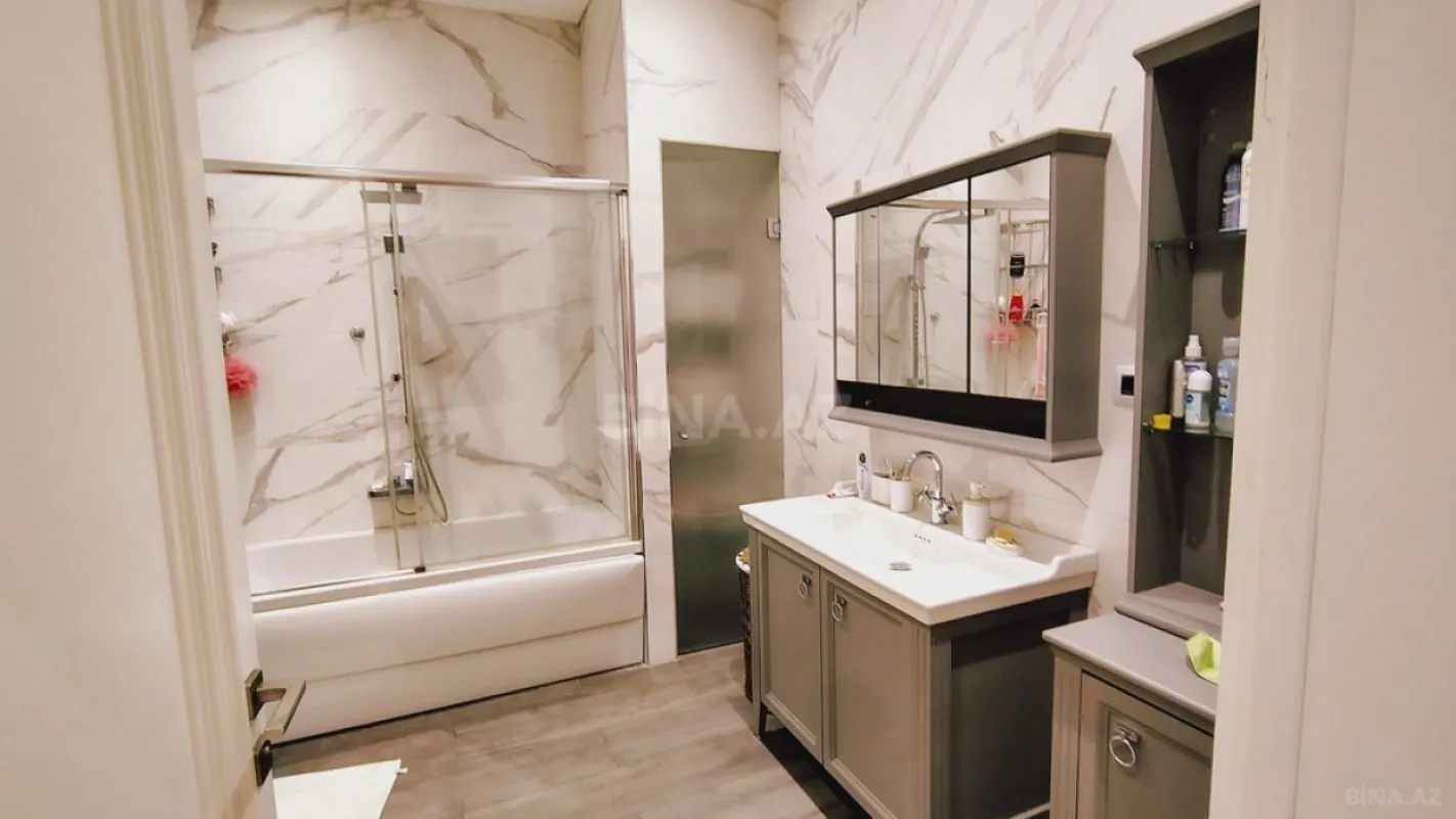 Kirayə verilir 6 otaqlı həyət evi 360 m²