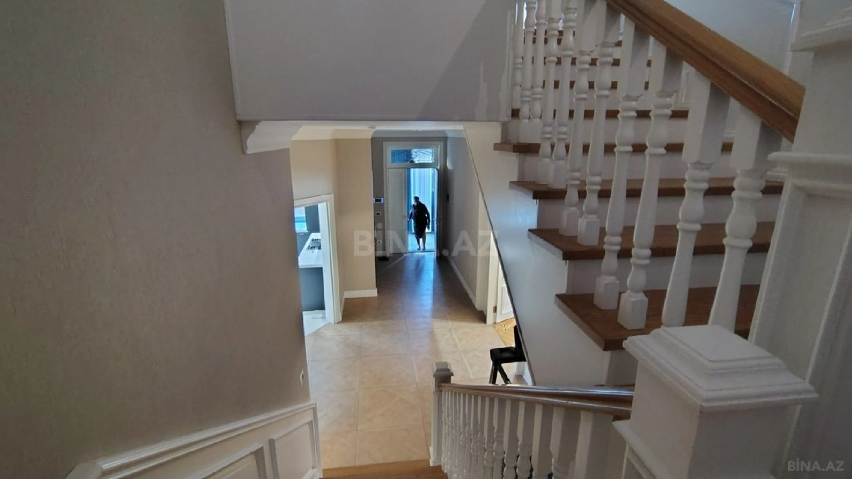 Kirayə verilir 6 otaqlı həyət evi 360 m²