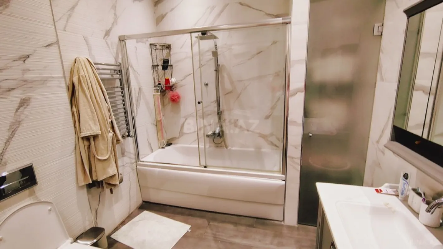 Kirayə verilir 6 otaqlı həyət evi 360 m²