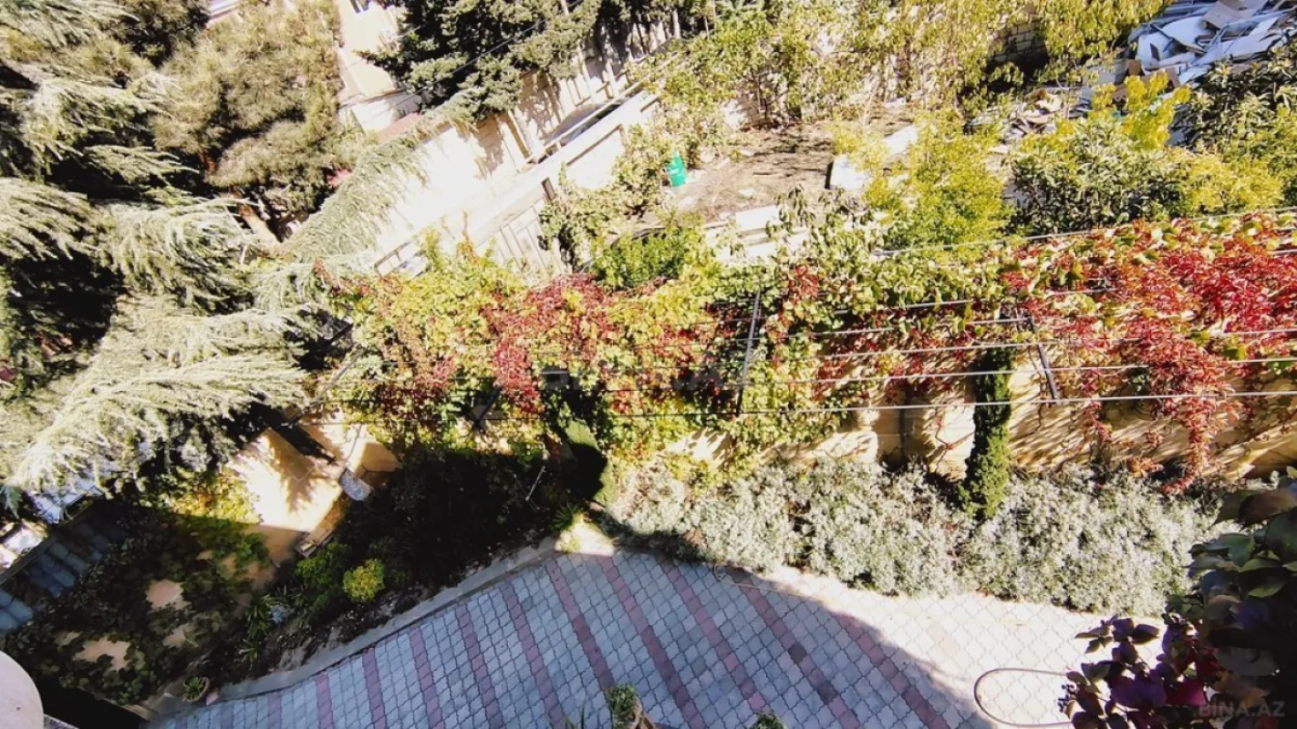 Kirayə verilir 6 otaqlı həyət evi 360 m²