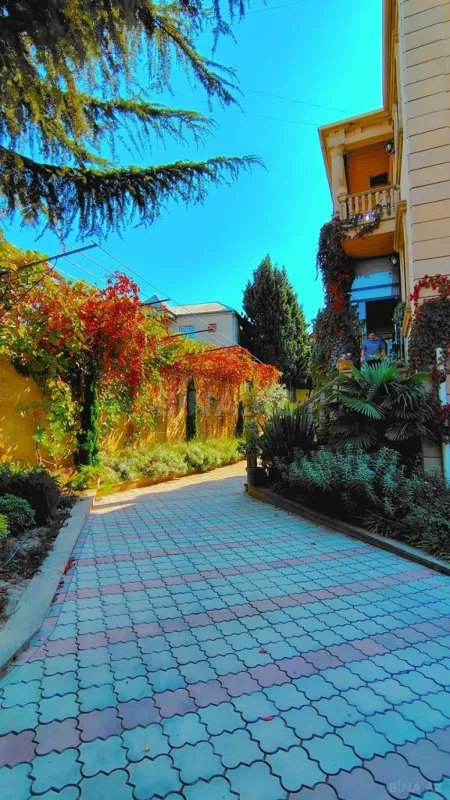 Kirayə verilir 6 otaqlı həyət evi 360 m²