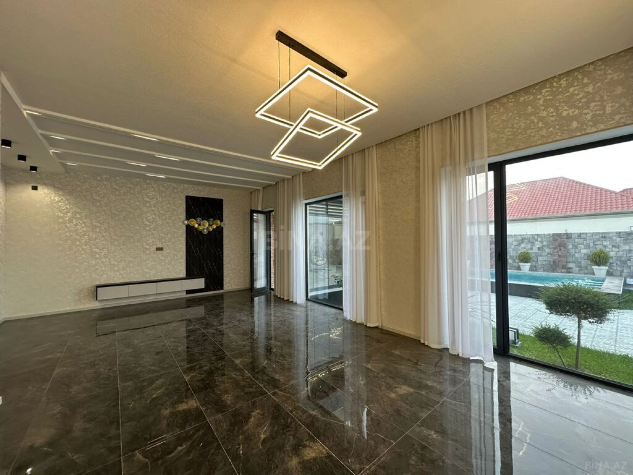 Satılır 4 otaqlı həyət evi 200 m²