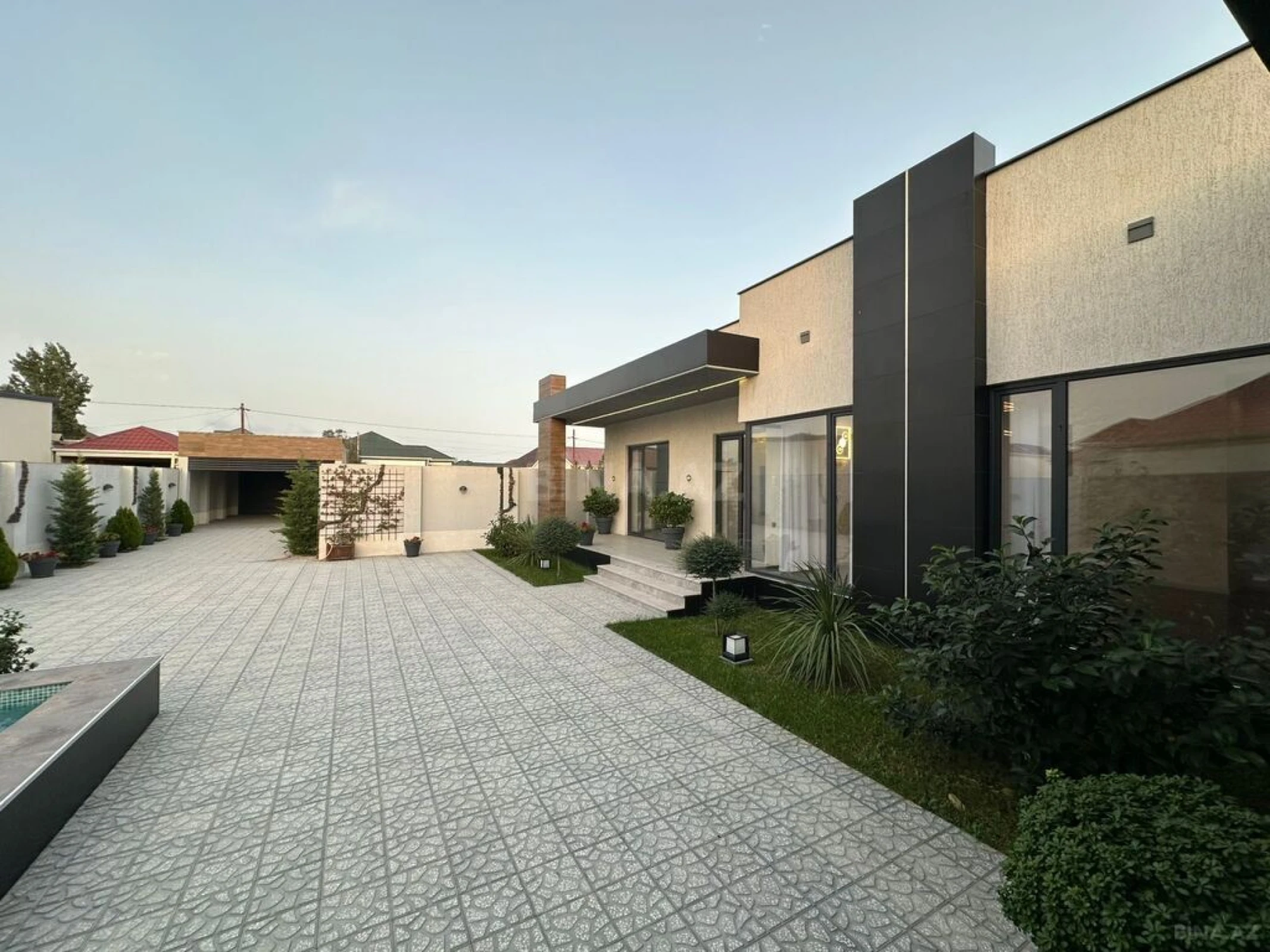 Satılır 4 otaqlı həyət evi 200 m²