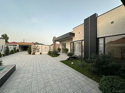 Satılır 4 otaqlı həyət evi 200 m²