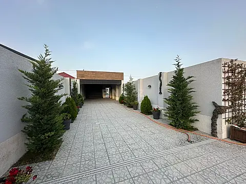 Satılır 4 otaqlı həyət evi 200 m²