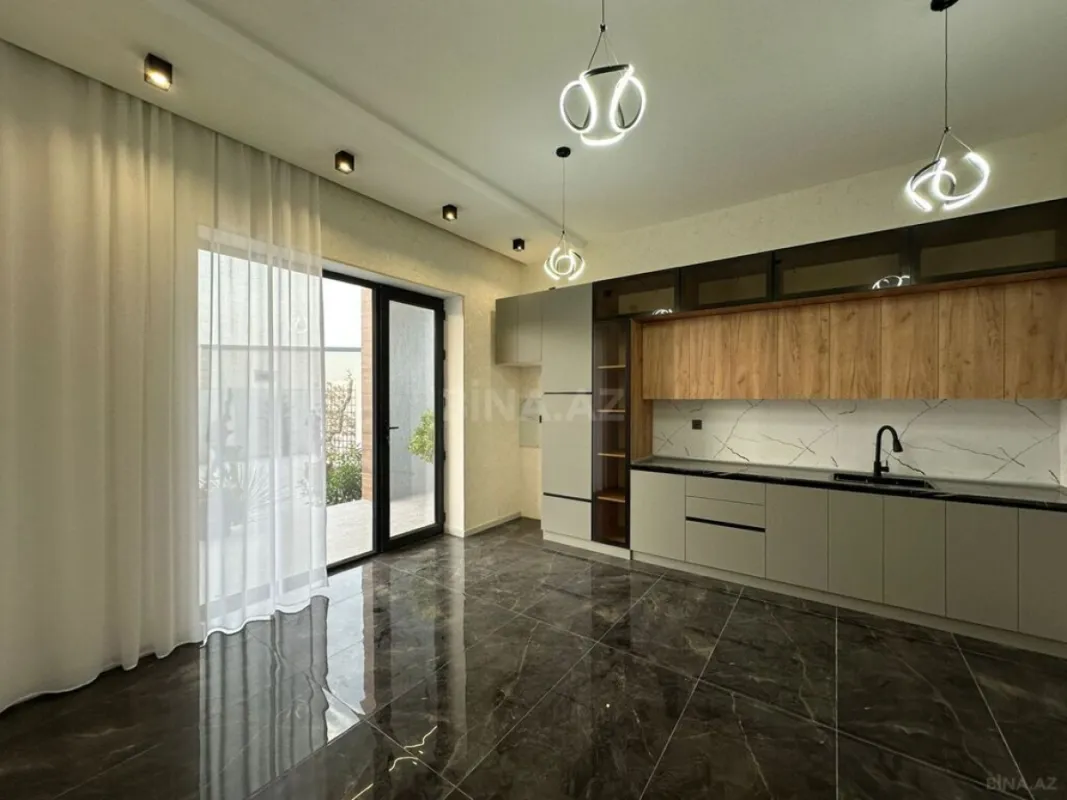 Satılır 4 otaqlı həyət evi 200 m²