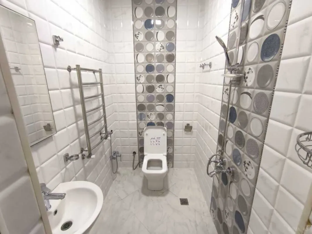 Kirayə verilir 4 otaqlı mənzil 176 m²