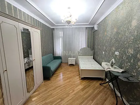 Kirayə verilir 4 otaqlı mənzil 176 m²