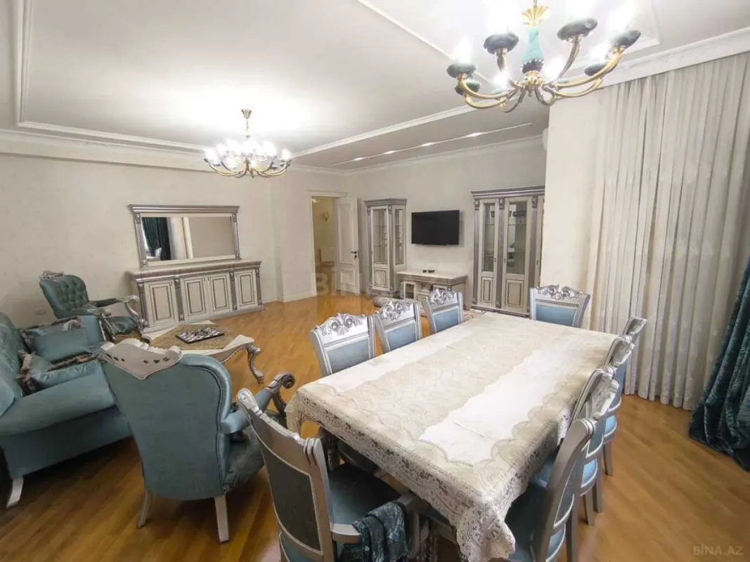 Kirayə verilir 4 otaqlı mənzil 176 m²