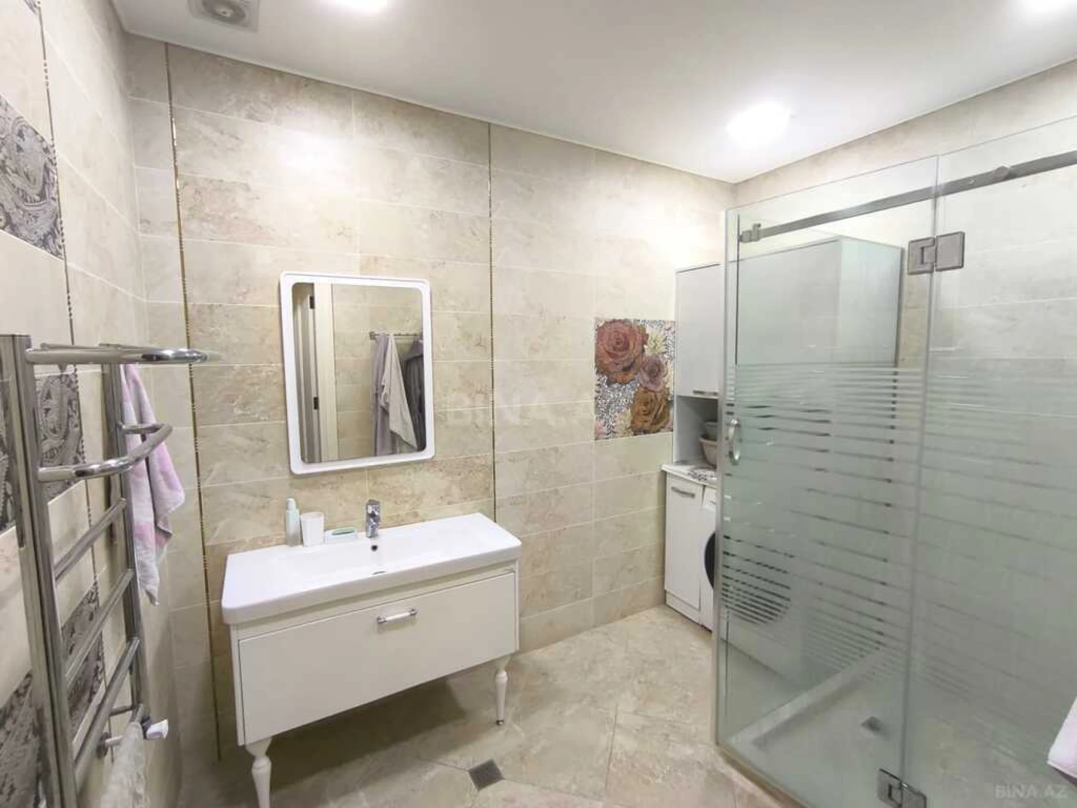 Kirayə verilir 4 otaqlı mənzil 176 m²
