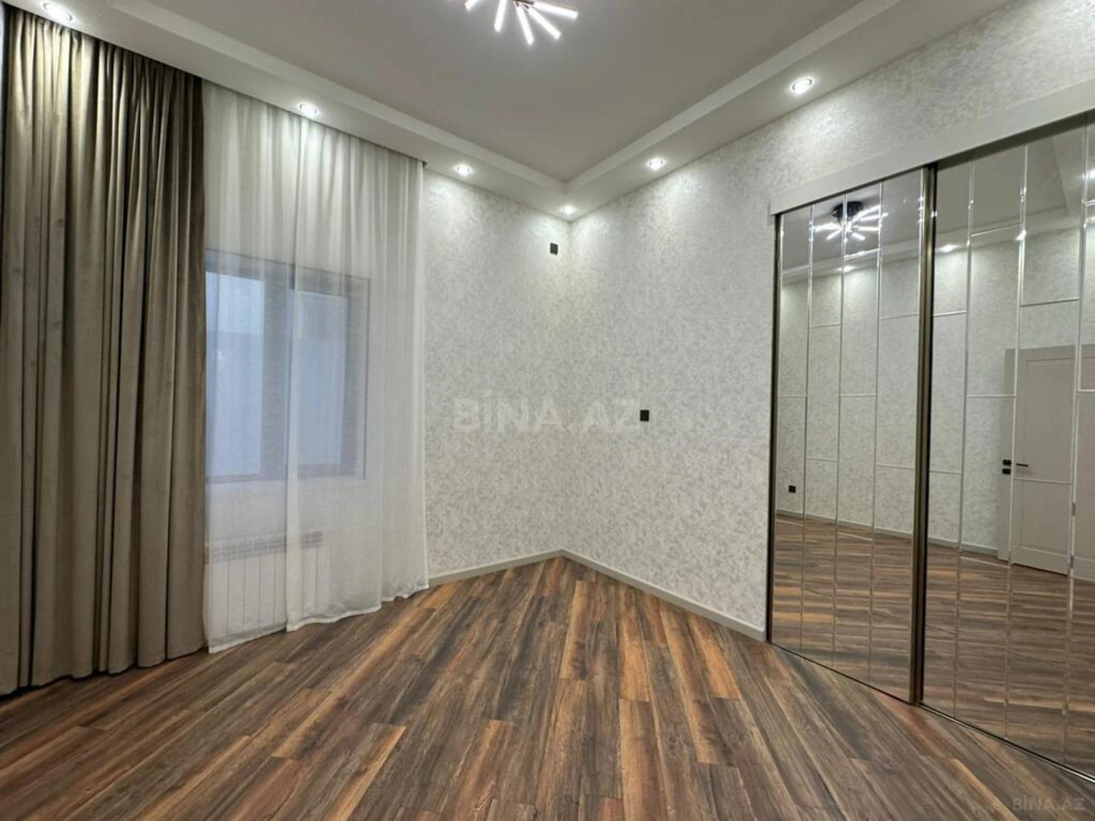 Satılır 4 otaqlı həyət evi 160 m²