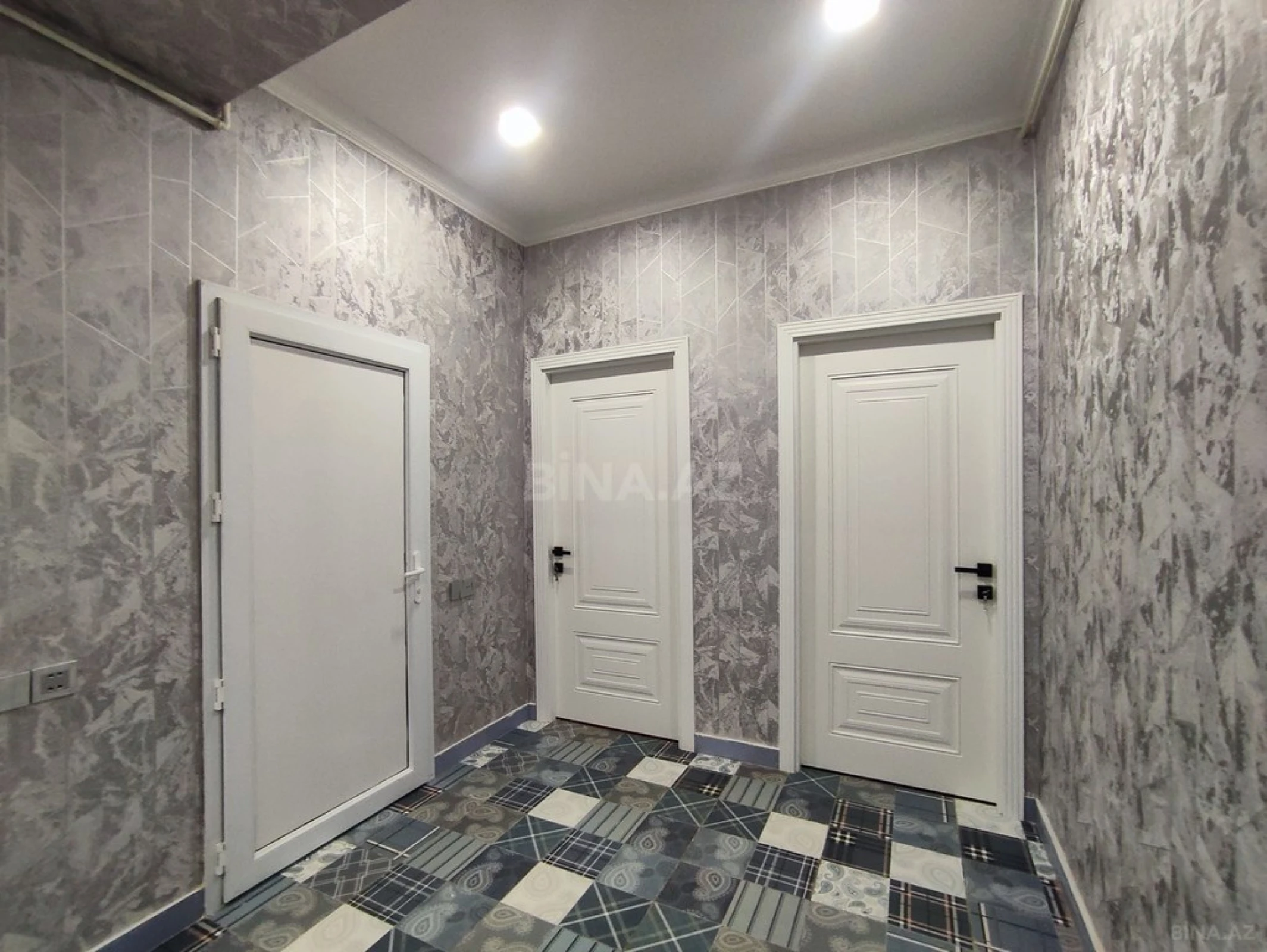 Satılır 2 otaqlı mənzil 56 m²