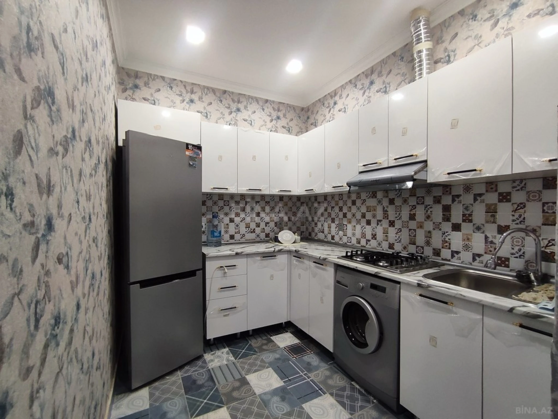 Satılır 2 otaqlı mənzil 56 m²