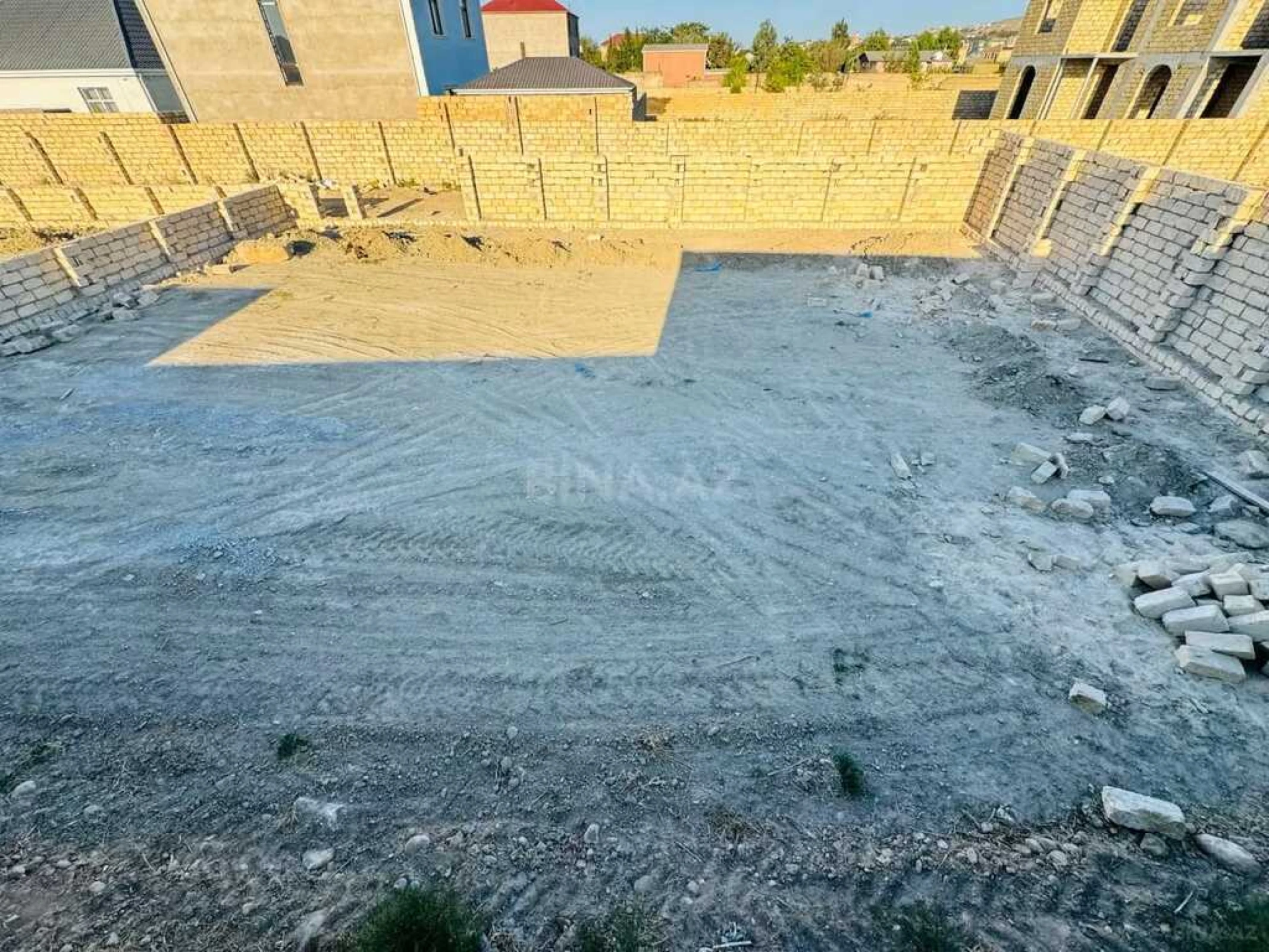 Satılır torpaq sahəsi 2 m²