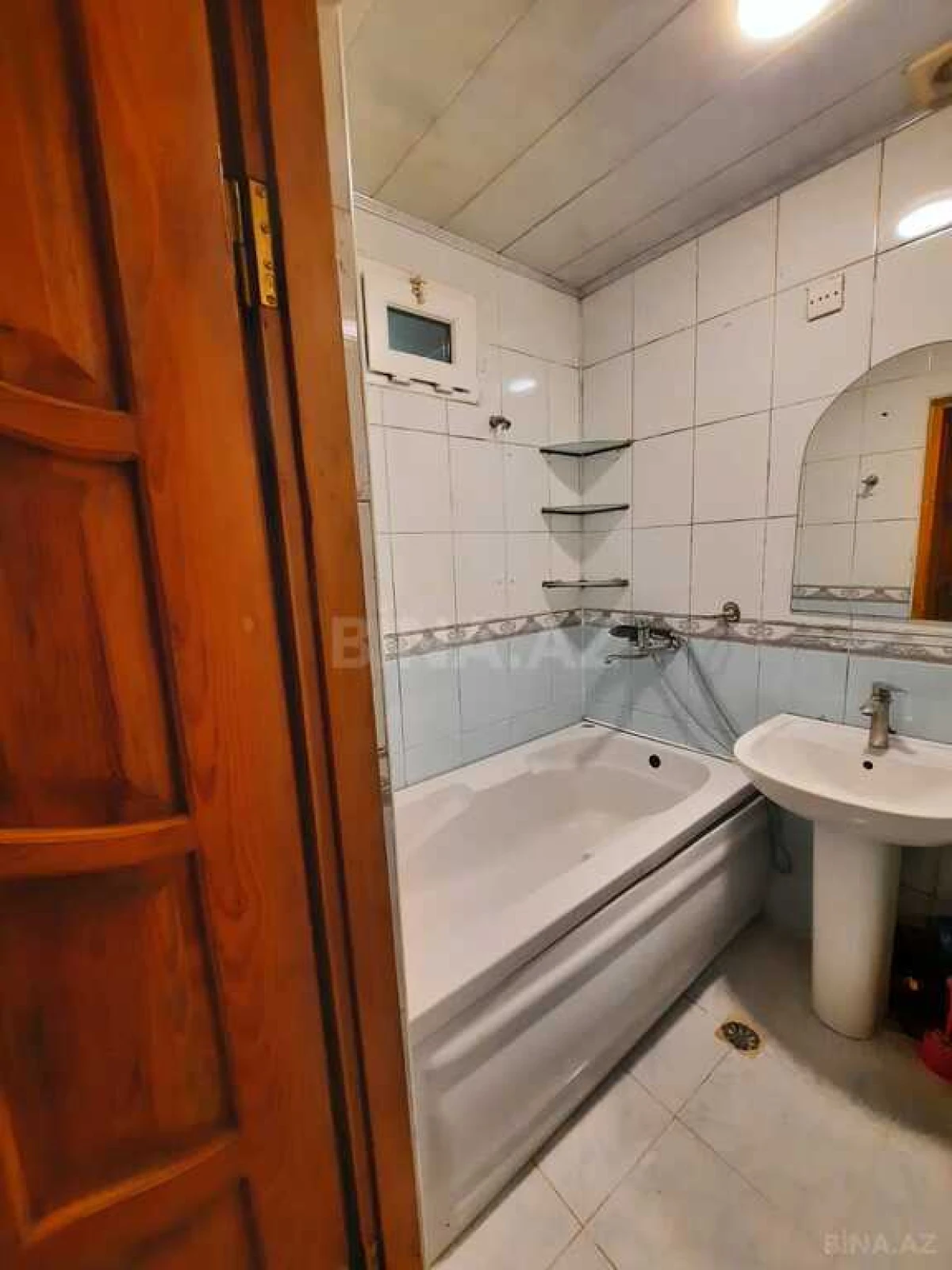 Satılır 4 otaqlı mənzil 100 m²