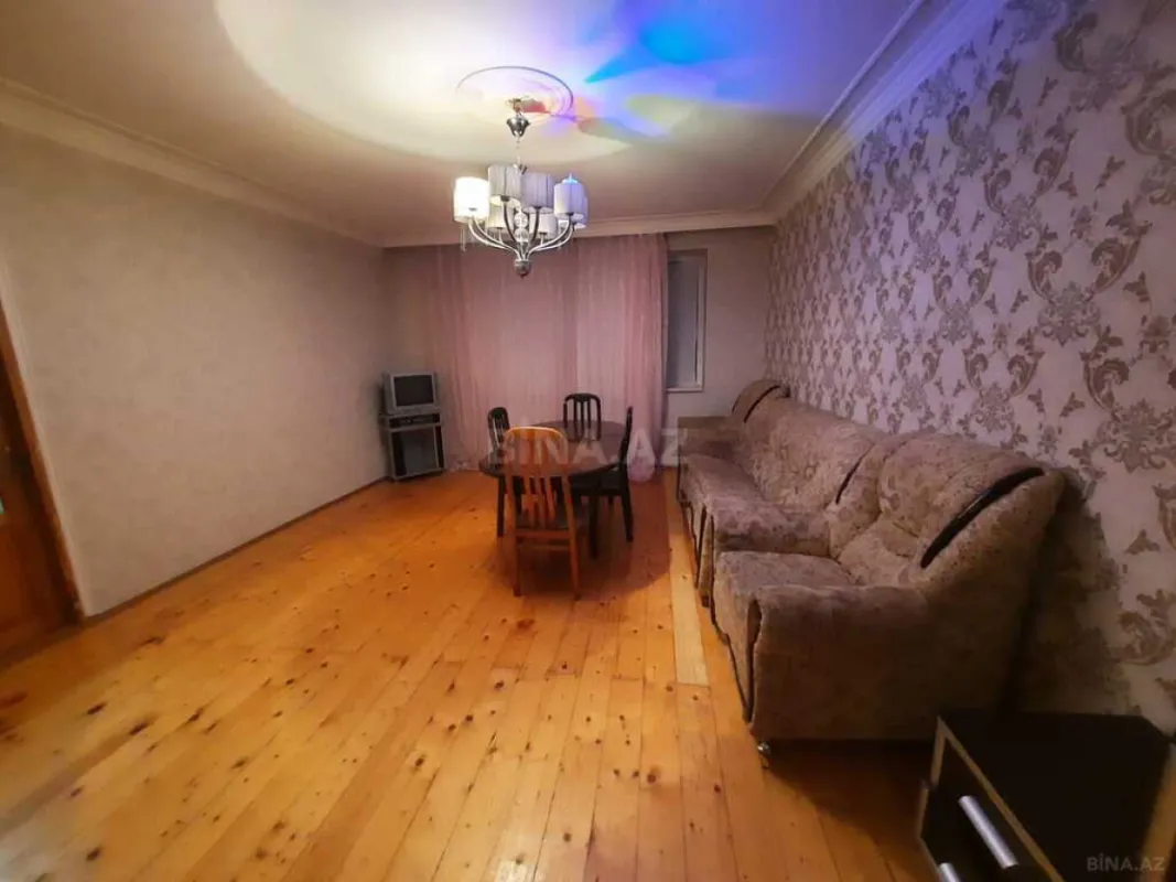 Satılır 4 otaqlı mənzil 100 m²
