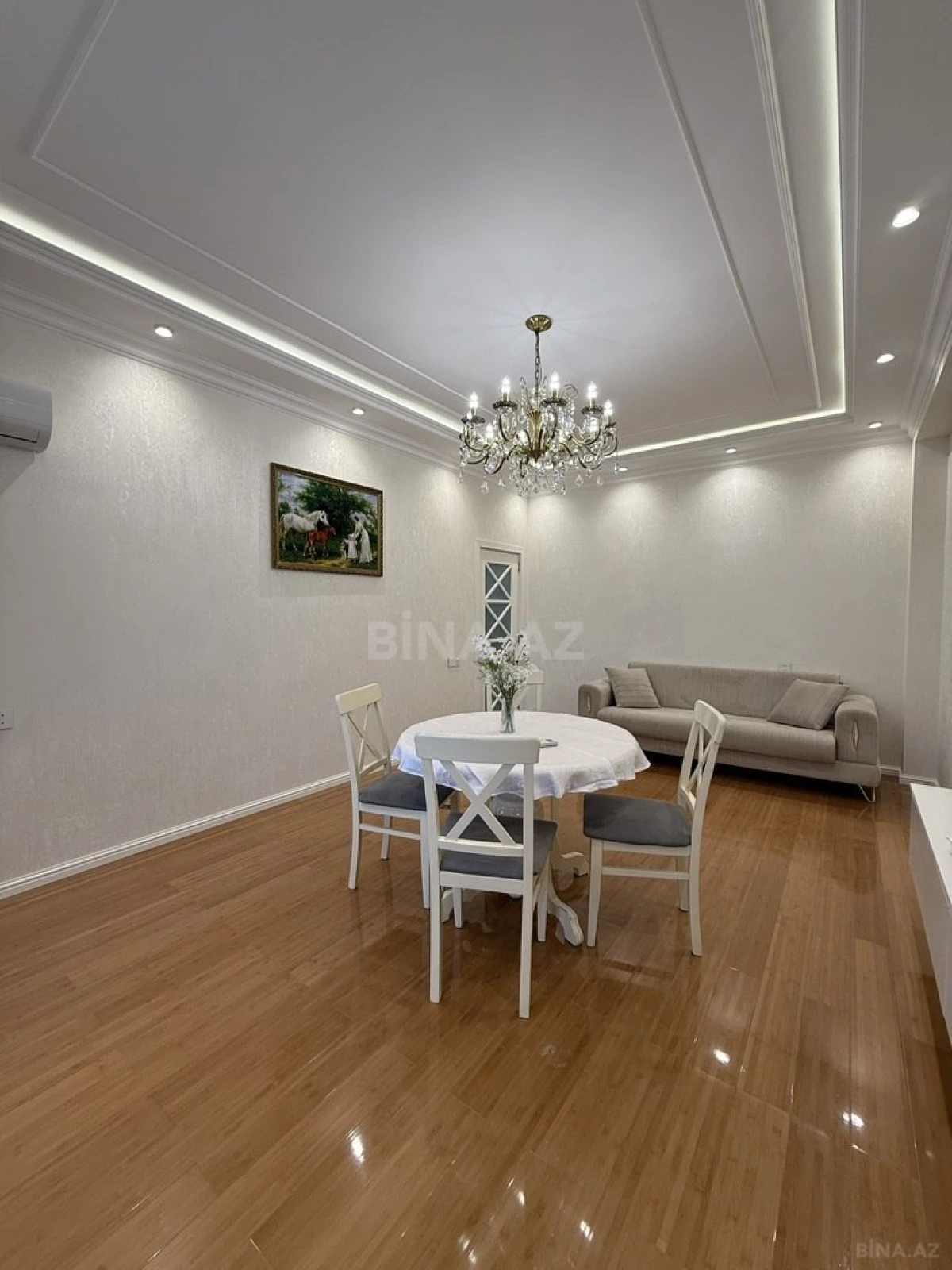 Satılır 2 otaqlı mənzil 65 m²
