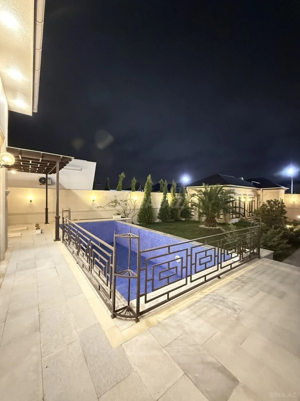 Satılır 4 otaqlı həyət evi 220 m²