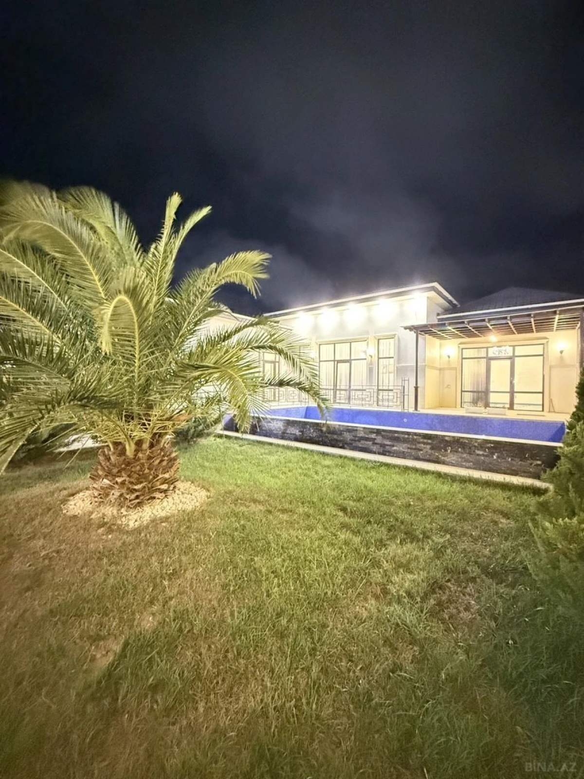 Satılır 4 otaqlı həyət evi 220 m²