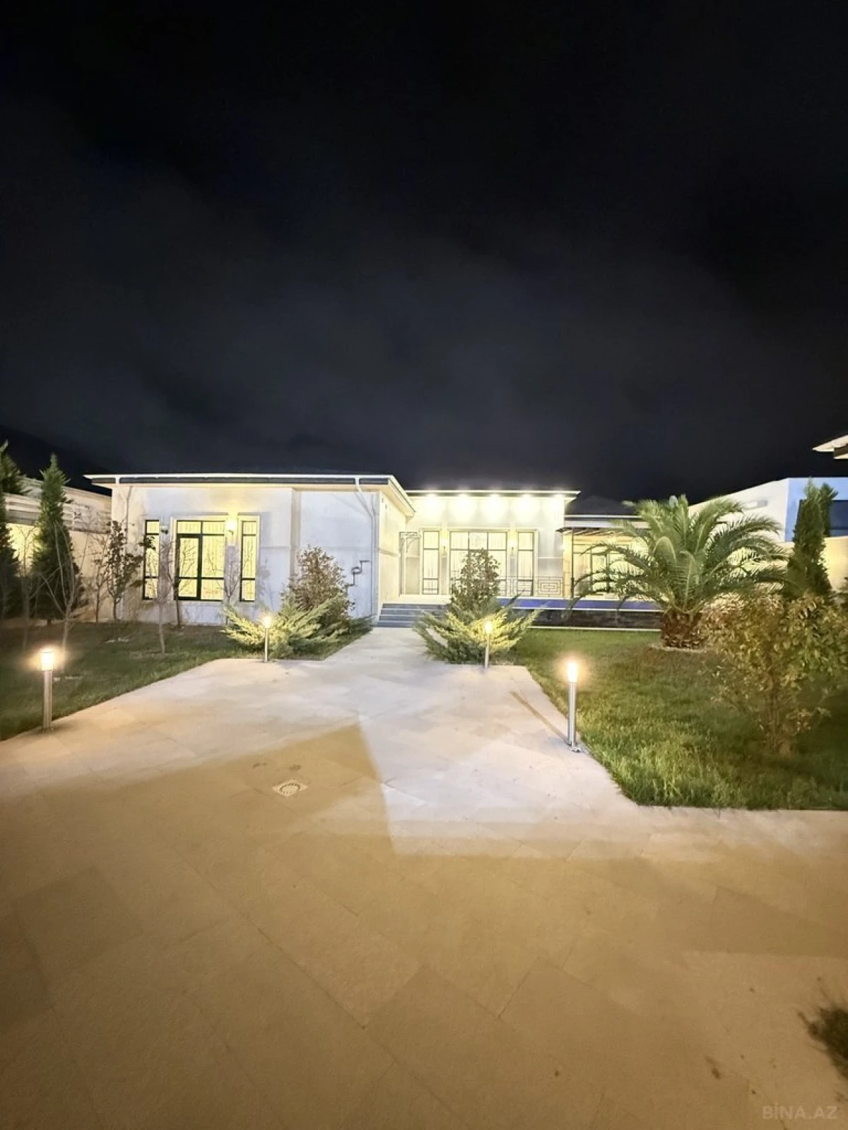 Satılır 4 otaqlı həyət evi 220 m²