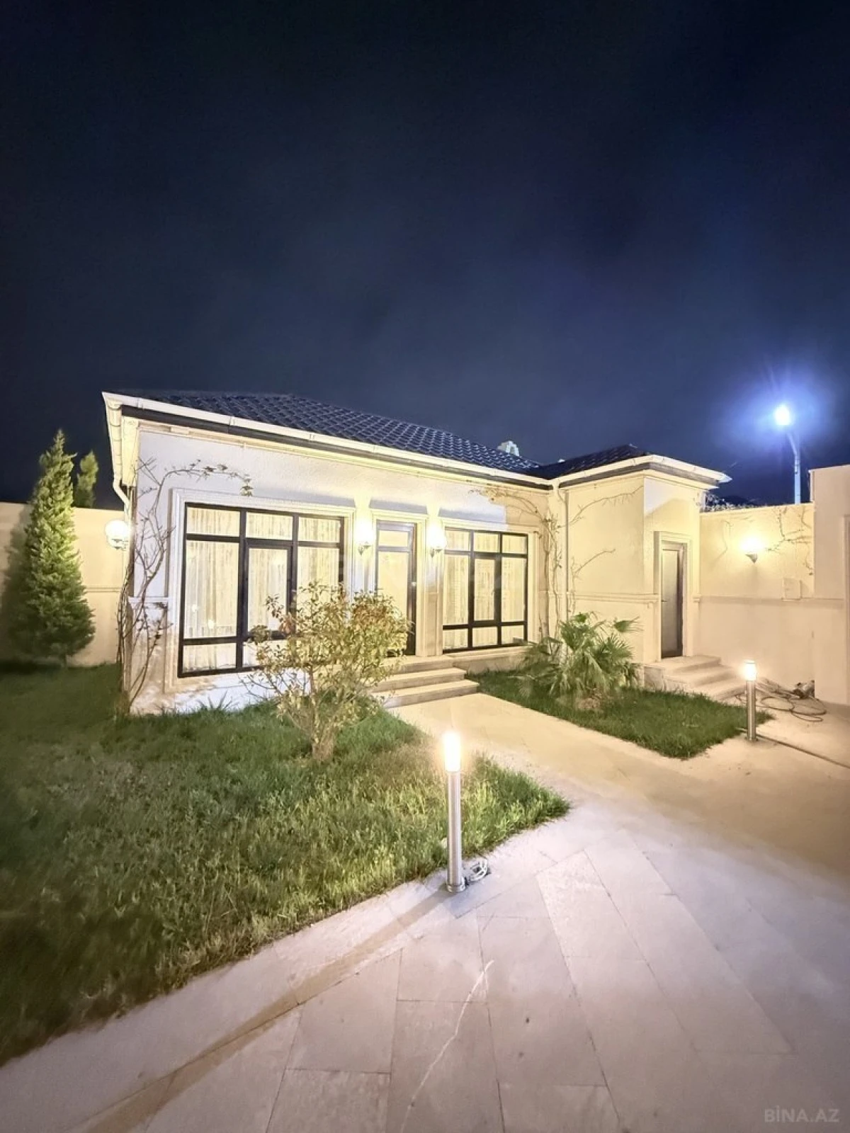 Satılır 4 otaqlı həyət evi 220 m²