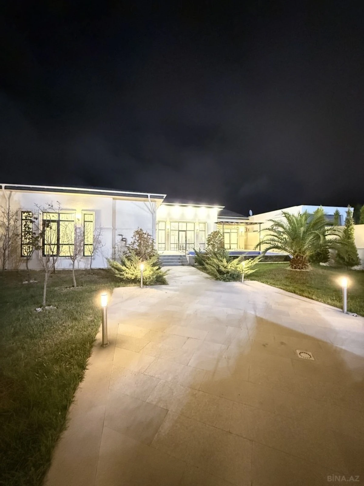 Satılır 4 otaqlı həyət evi 220 m²