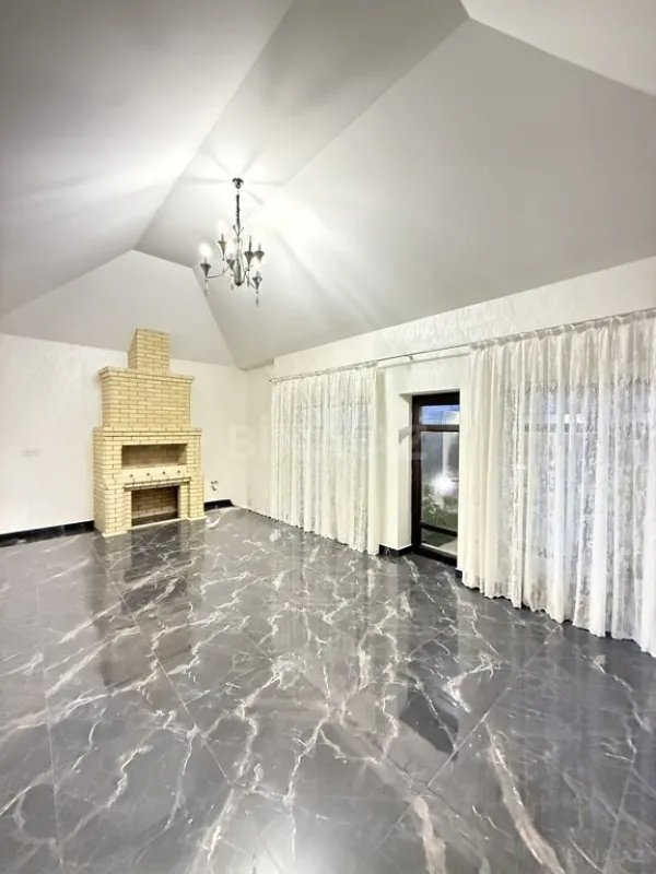 Satılır 4 otaqlı həyət evi 220 m²