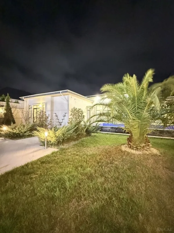 Satılır 4 otaqlı həyət evi 220 m²