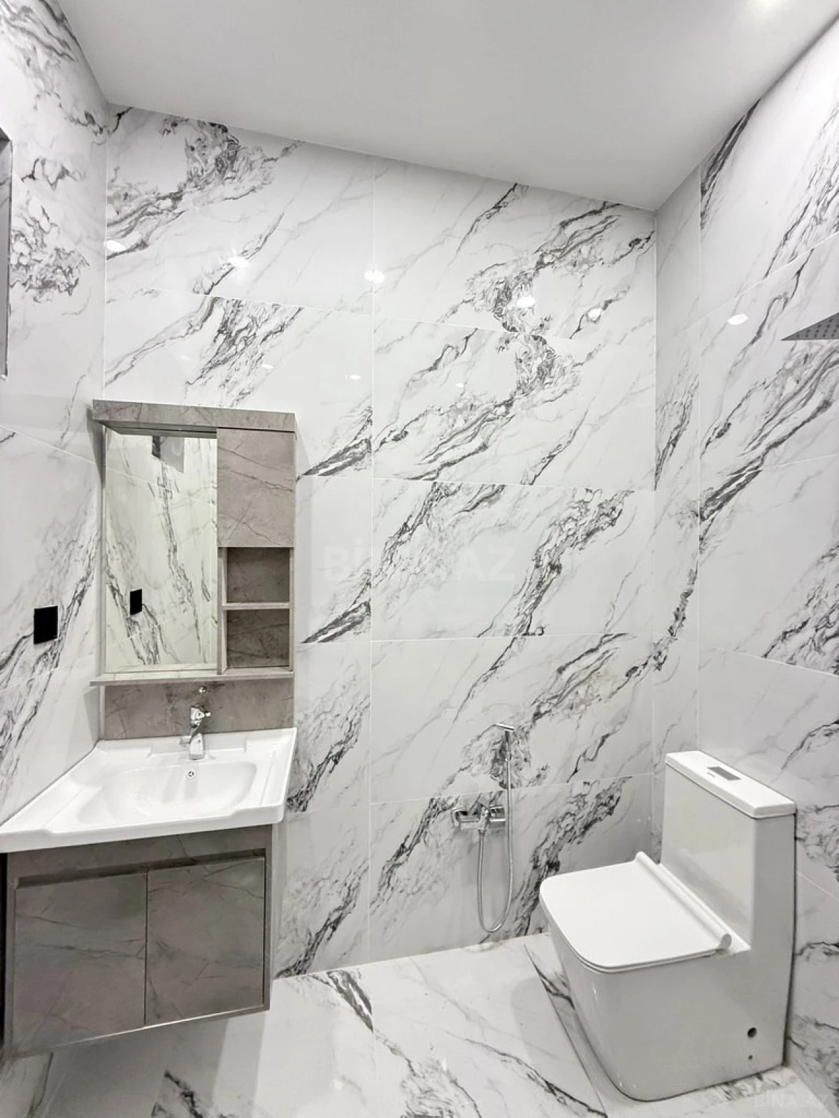 Satılır 4 otaqlı həyət evi 130 m²