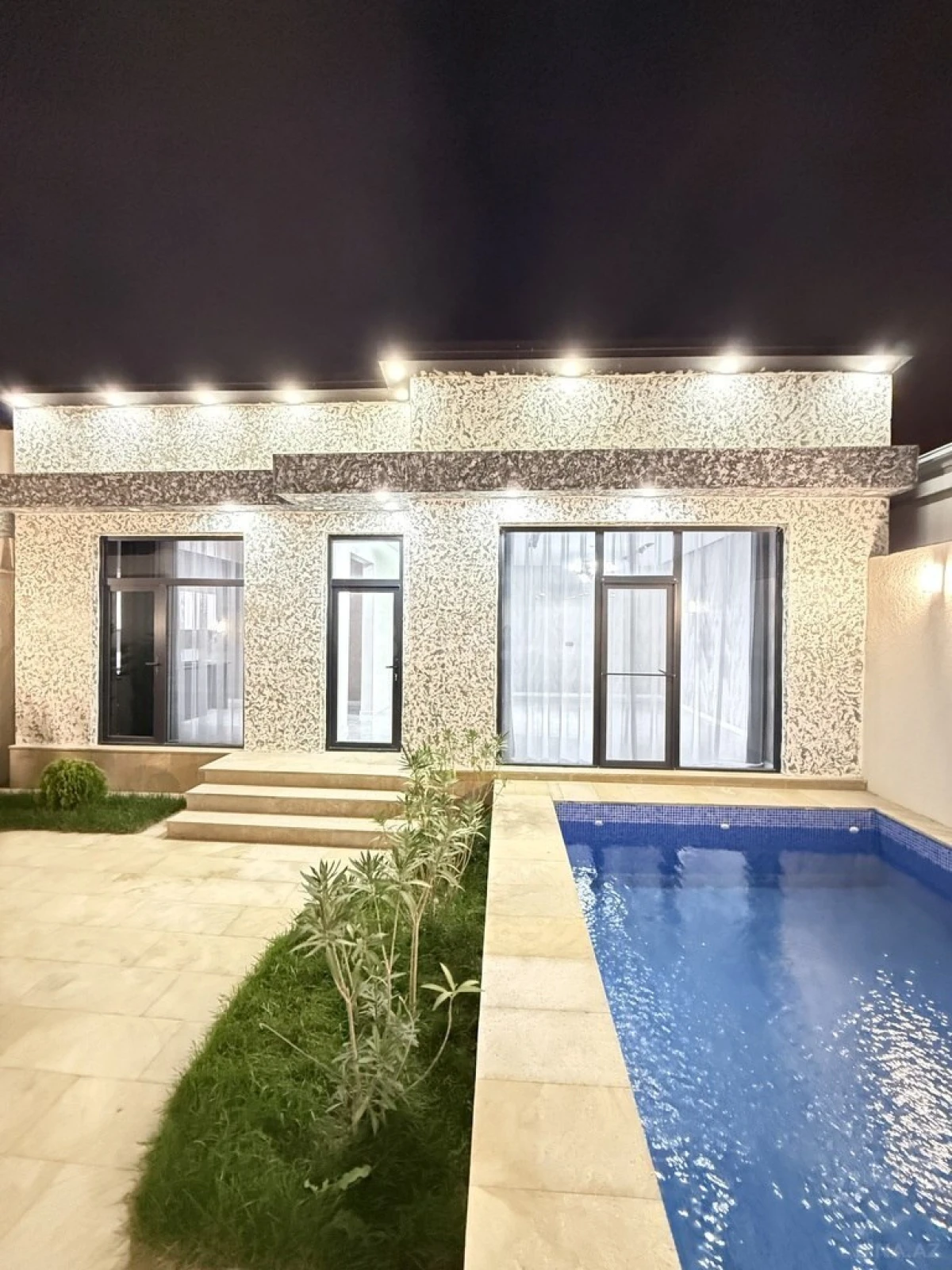 Satılır 4 otaqlı həyət evi 130 m²