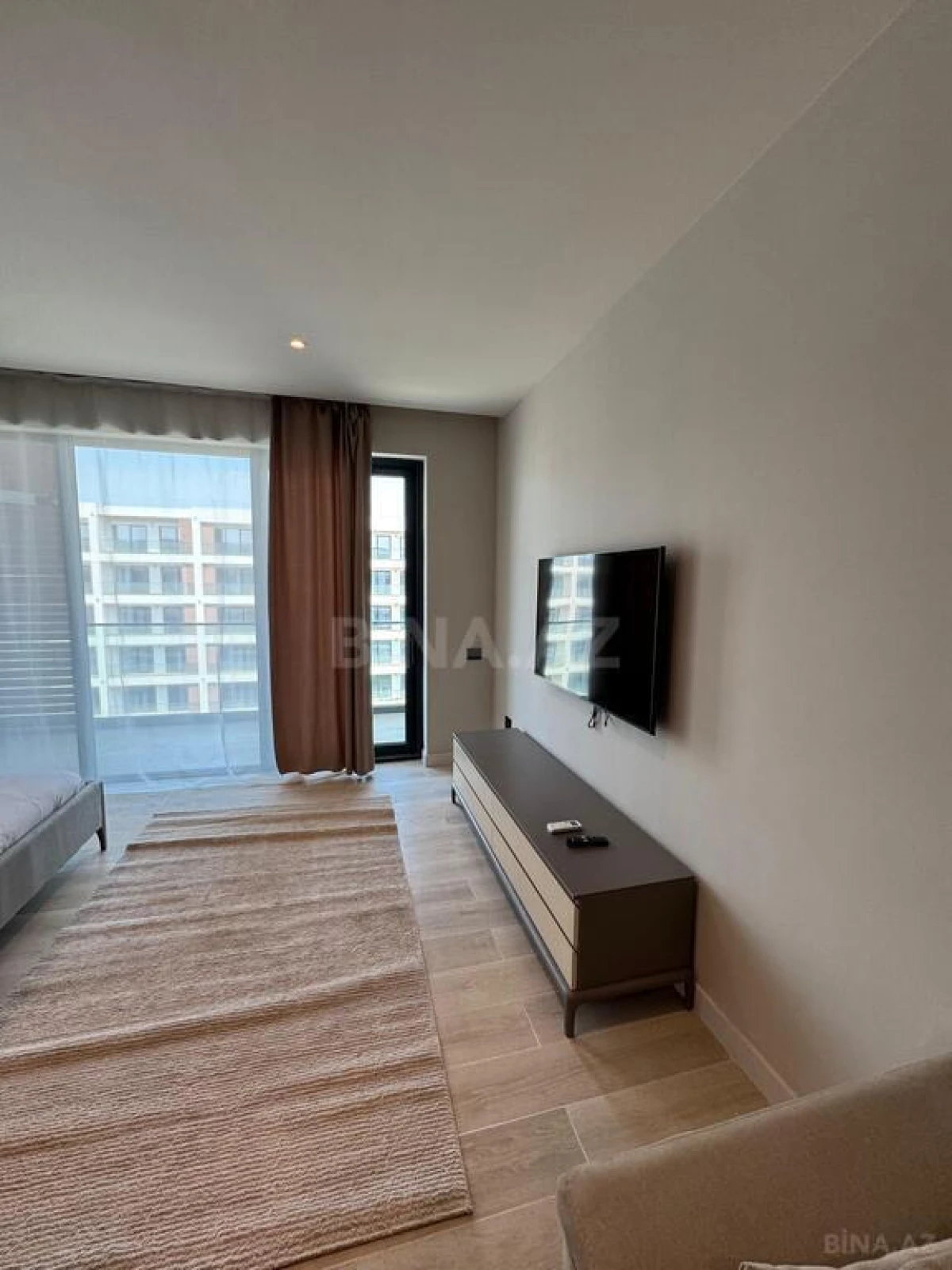 Satılır 1 otaqlı mənzil 57 m²