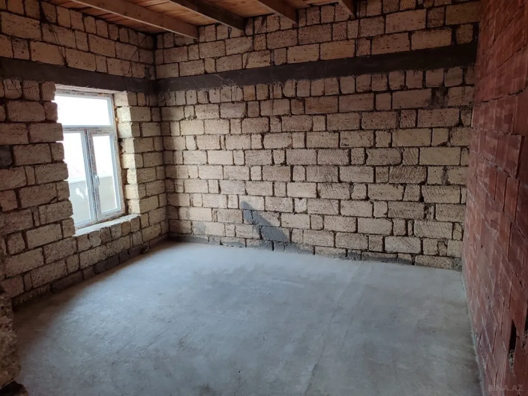Satılır 7 otaqlı həyət evi 200 m²