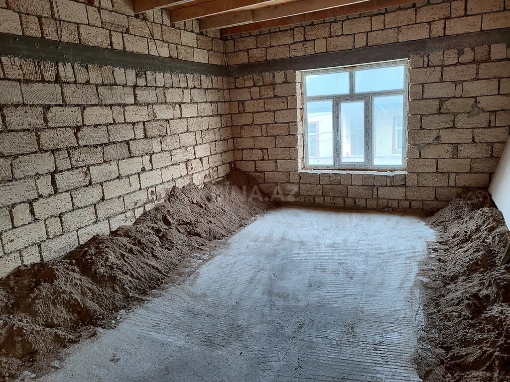 Satılır 7 otaqlı həyət evi 200 m²