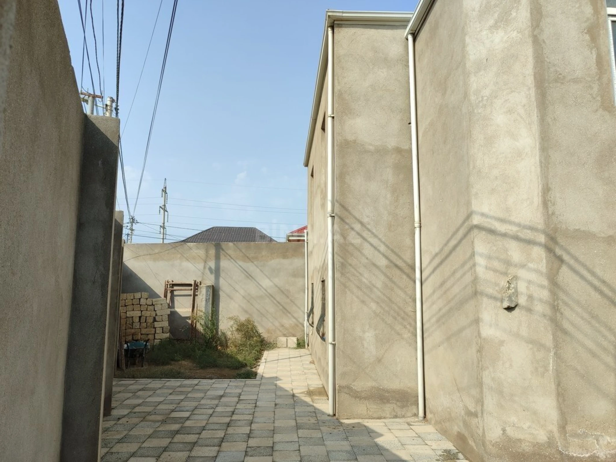 Satılır 7 otaqlı həyət evi 200 m²