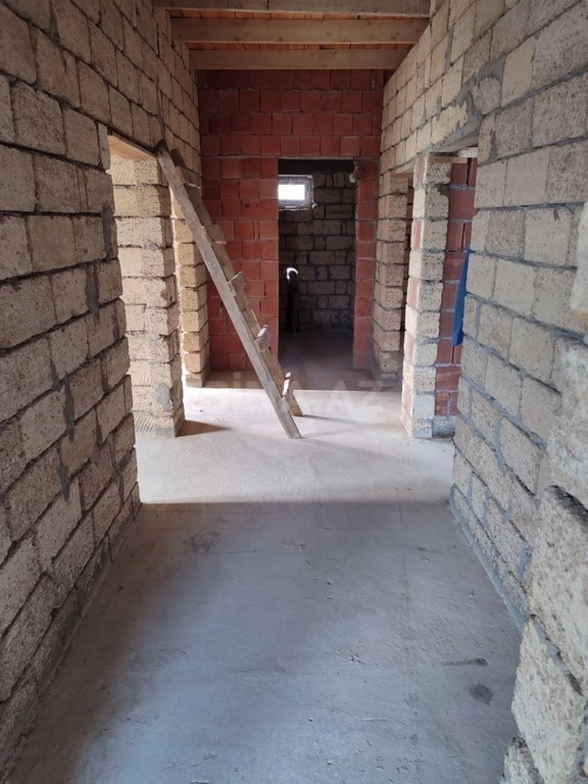 Satılır 7 otaqlı həyət evi 200 m²