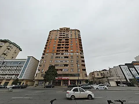 Satılır 4 otaqlı mənzil 250 m² — Bakı, İnşaatçılar 4 otaq 250.00 m²