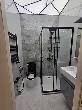 Satılır 2 otaqlı mənzil 74 m²
