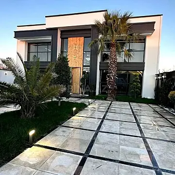 Kirayə verilir 5 otaqlı həyət evi 300 m²