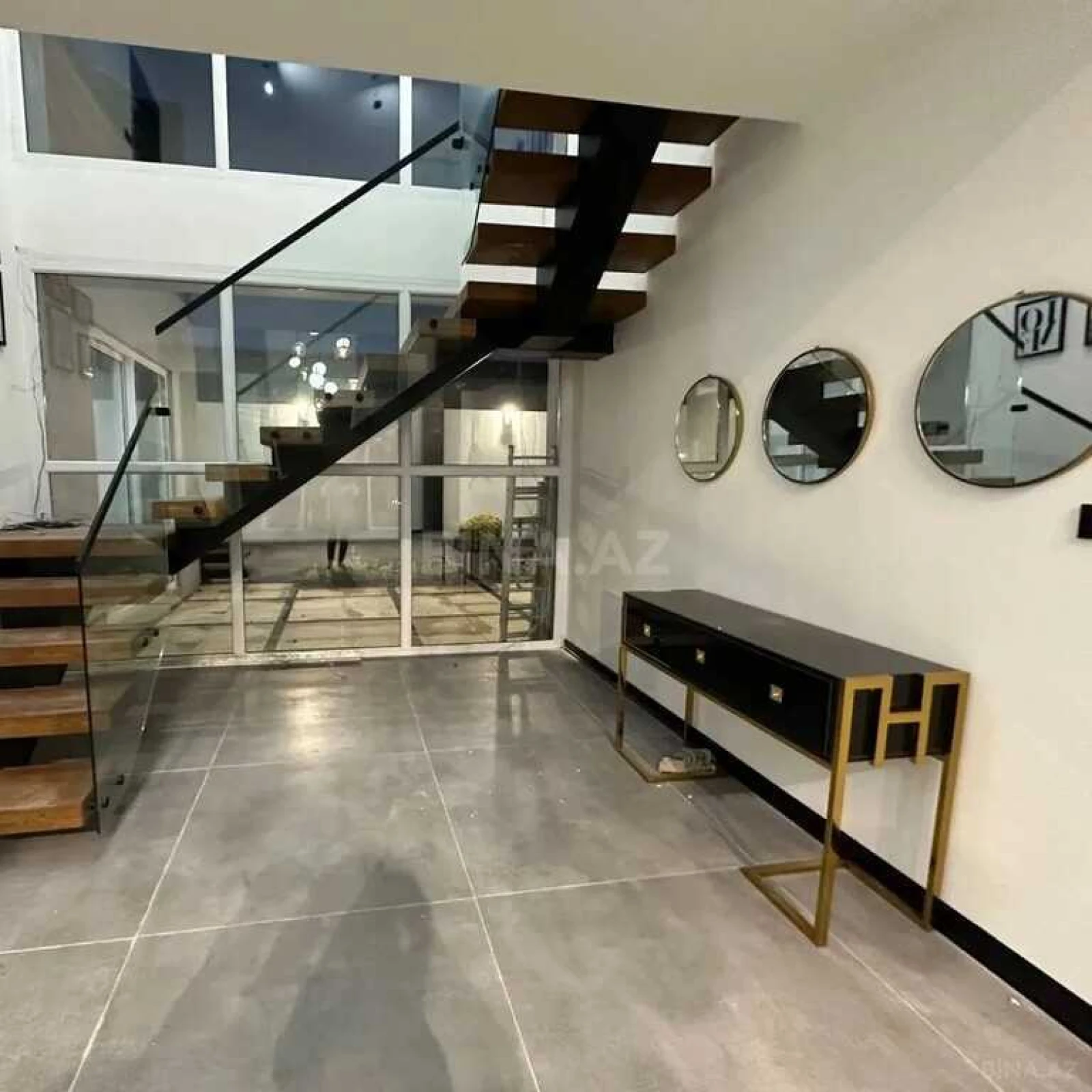 Kirayə verilir 5 otaqlı həyət evi 300 m²