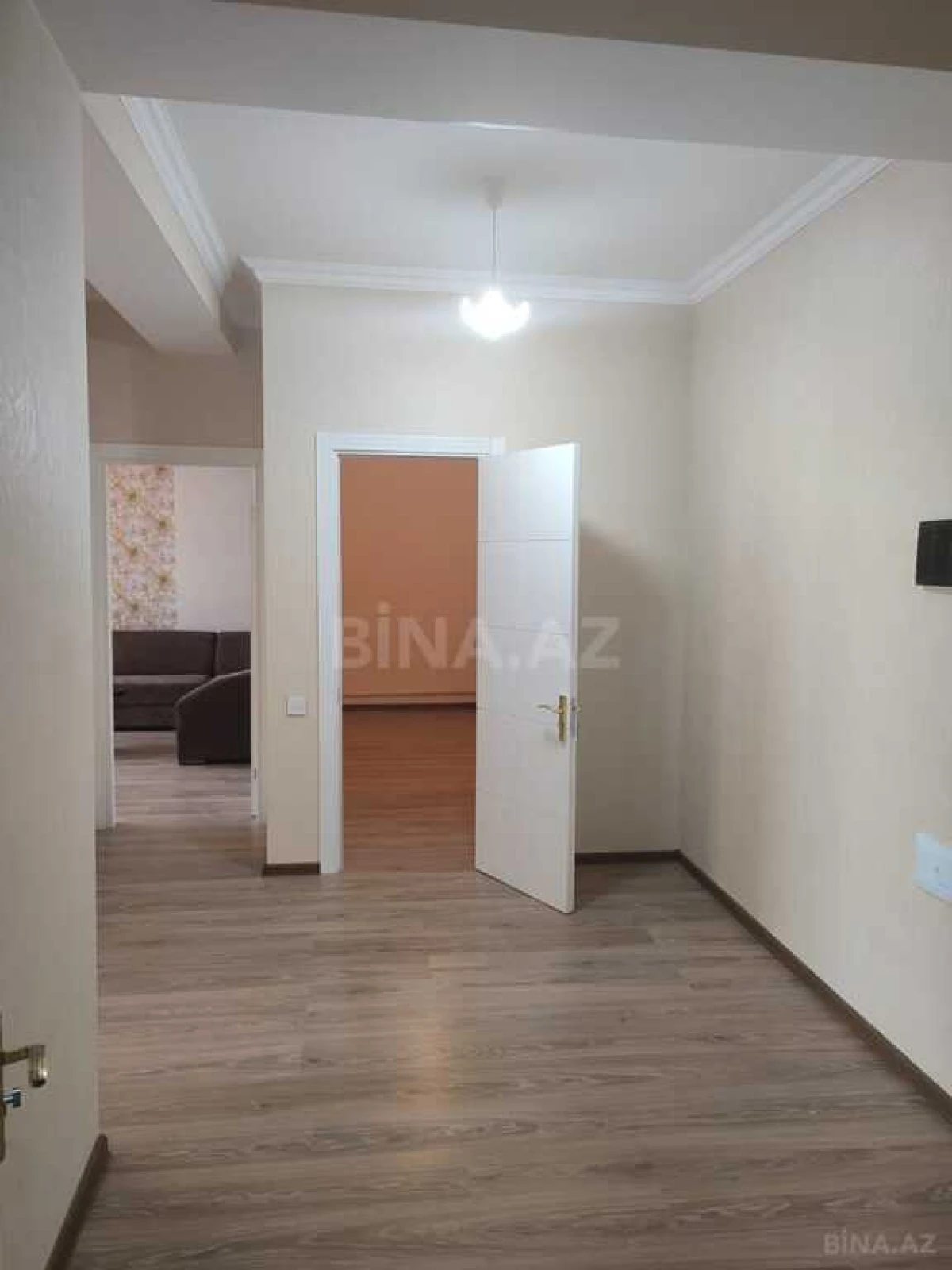 Satılır 2 otaqlı mənzil 68 m²