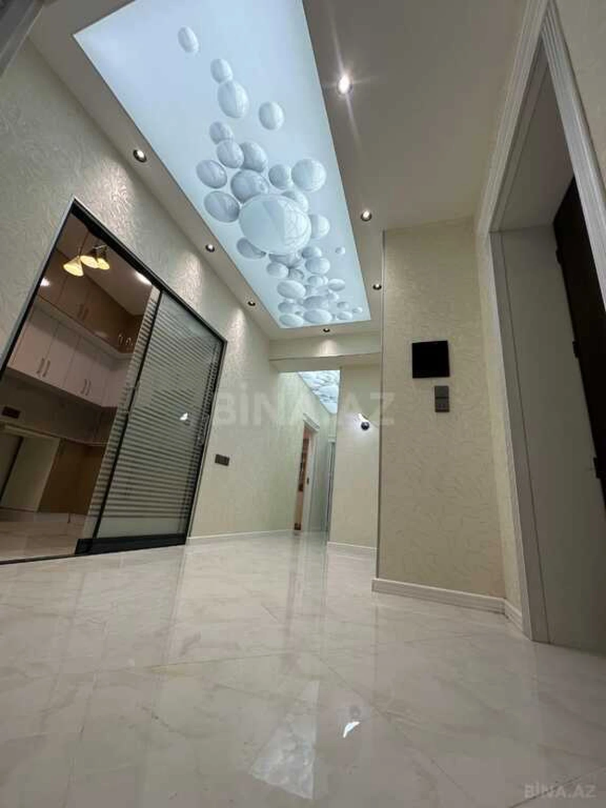 Satılır 3 otaqlı mənzil 92 m²