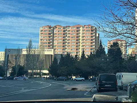 Satılır 2 otaqlı mənzil 65 m²