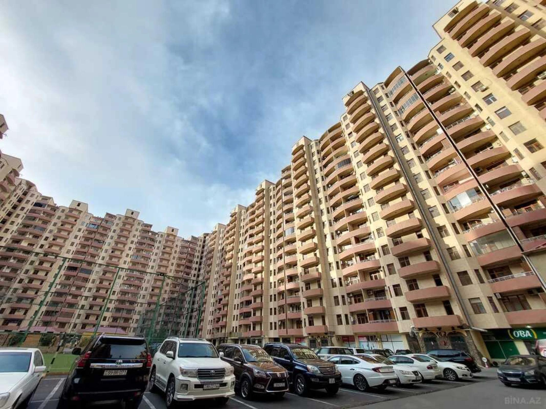 Satılır 2 otaqlı mənzil 105 m²