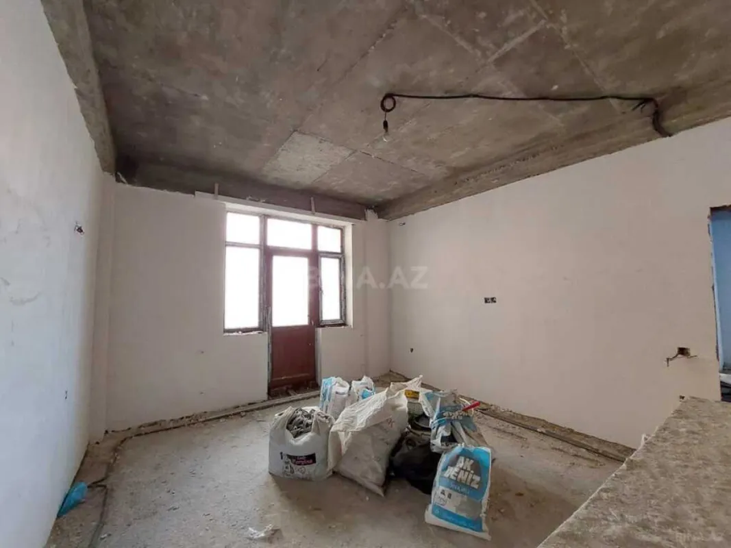 Satılır 2 otaqlı mənzil 105 m²