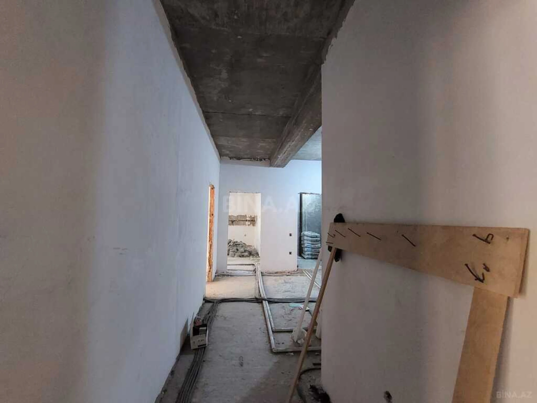 Satılır 2 otaqlı mənzil 105 m²