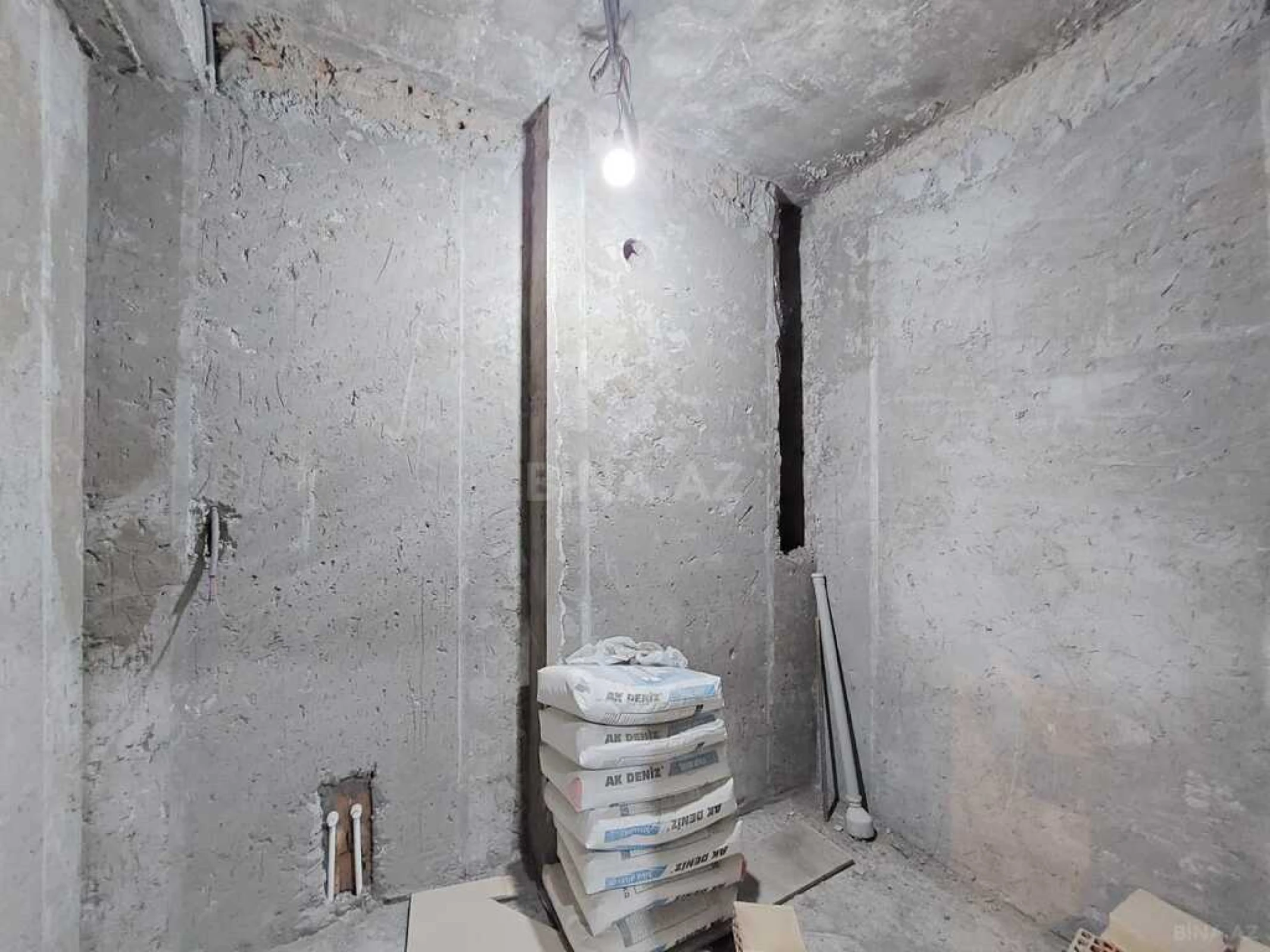 Satılır 2 otaqlı mənzil 105 m²