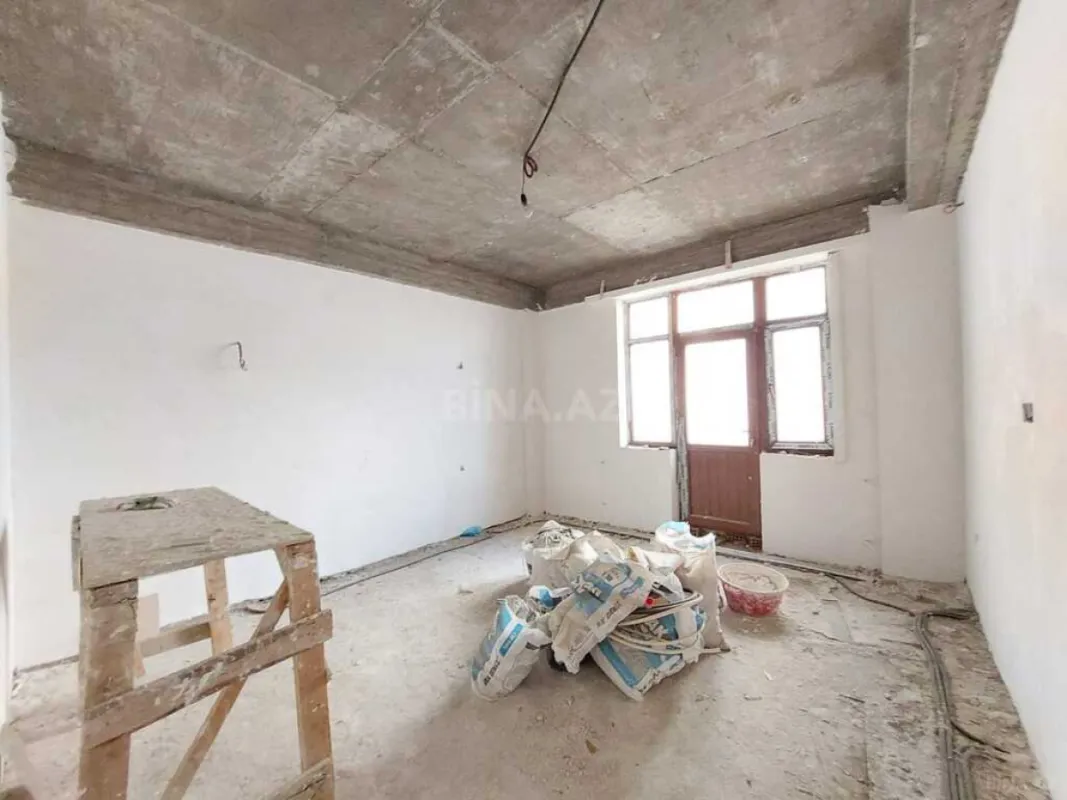 Satılır 2 otaqlı mənzil 105 m²